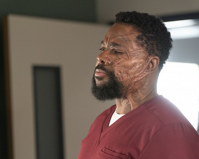 9-1-1 - Ghost of a Second Chance - Photos - Malcolm-Jamal Warner