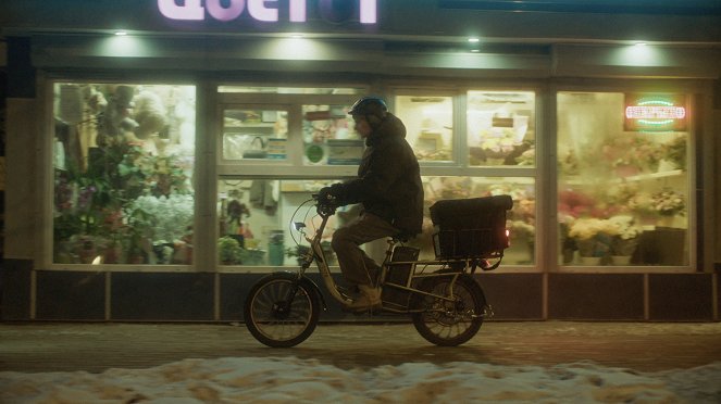 Par la fenêtre, à travers le mur - Film