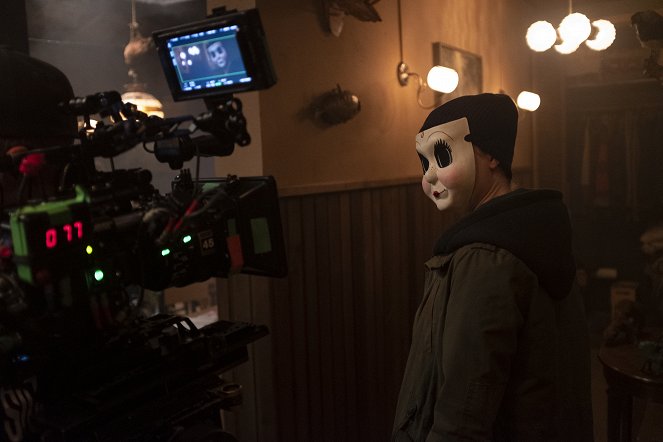 The Strangers: Chapter 1 - Van de set