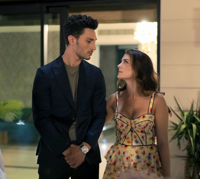 Love Reason Get Even - Episode 12 - Photos - İlhan Şen, Burcu Özberk