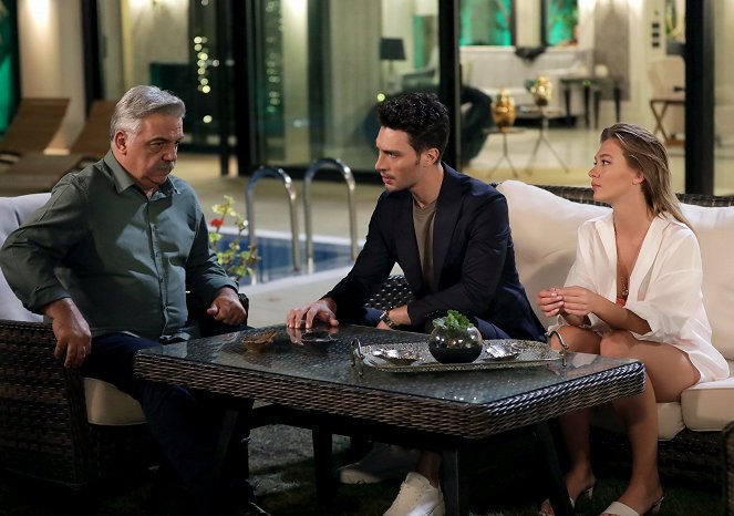 Love Reason Get Even - Episode 12 - Photos - Murat Karasu, İlhan Şen, Melisa Döngel