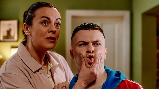 The Young Offenders - Season 4 - Episode 1 - Z filmu