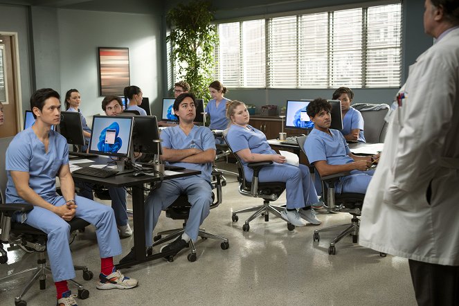 Grey's Anatomy - Season 20 - Blood, Sweat and Tears - Photos - Harry Shum Jr., Niko Terho
