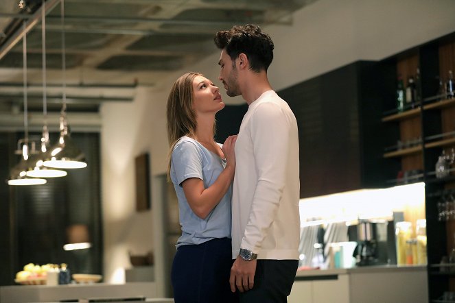 Love Reason Get Even - Episode 16 - Photos - Melisa Döngel, İlhan Şen