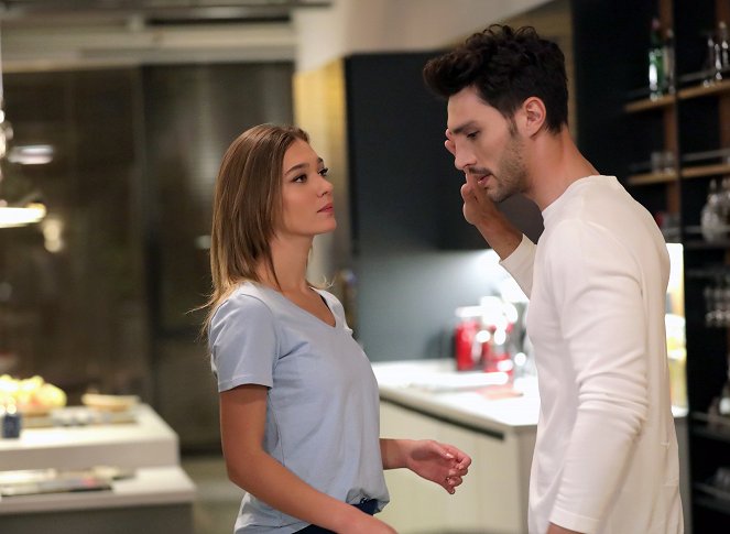 Love Reason Get Even - Episode 16 - Photos - Melisa Döngel, İlhan Şen