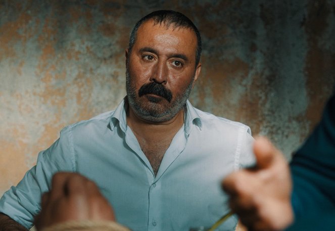 Ben Bu Cihana Sığmazam - Episode 32 - Z filmu - Mustafa Üstündağ