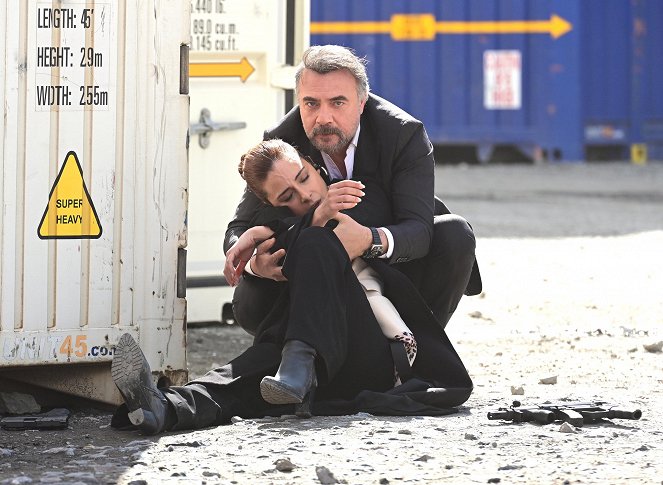 Ben Bu Cihana Sığmazam - Episode 32 - Photos