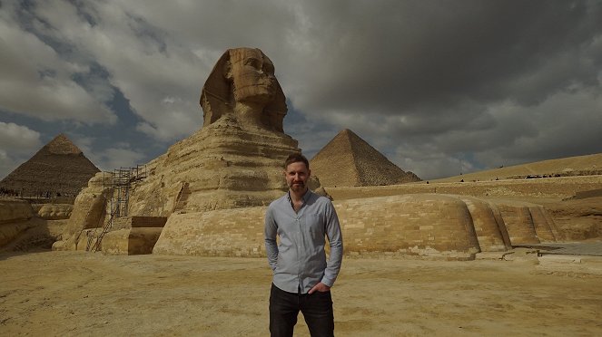 The Valley: Hunting Egypt's Lost Treasures - Season 2 - Death of the Pyramids - Van film