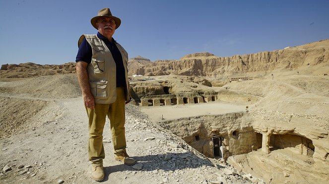 The Valley: Hunting Egypt's Lost Treasures - Curse of the Mummy - Van film