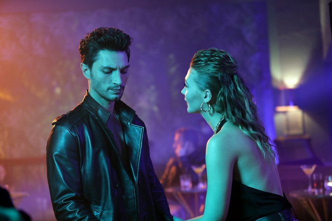 Love, logic, revenge - Episode 17 - Photos - İlhan Şen, Melisa Döngel