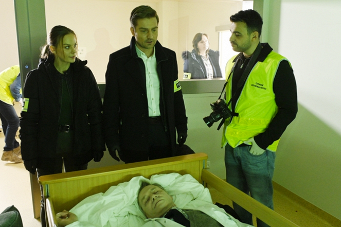 Komisarz Alex - Season 22 - Instytut snu - Photos - Monika Szufladowicz, Marcin Rogacewicz, Robert El Gendy