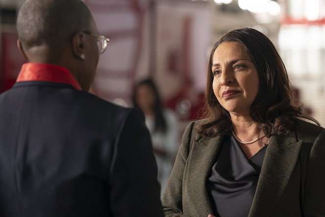 9-1-1 - Season 7 - Ashes, Ashes - Photos - Veronica Falcón