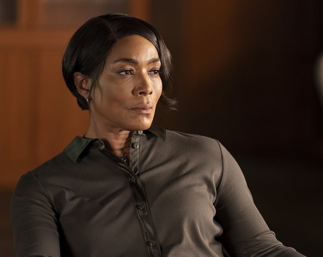 911 L.A. - Hamu és hamu - Filmfotók - Angela Bassett