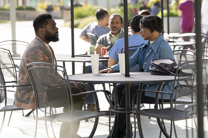 9-1-1 Notruf L.A. - Ashes, Ashes - Filmfotos - Malcolm-Jamal Warner, Angela Bassett