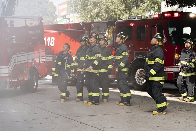 9-1-1 - Season 7 - Ashes, Ashes - Photos