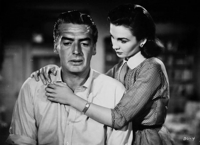 Affair with a Stranger - Z filmu - Victor Mature, Jean Simmons