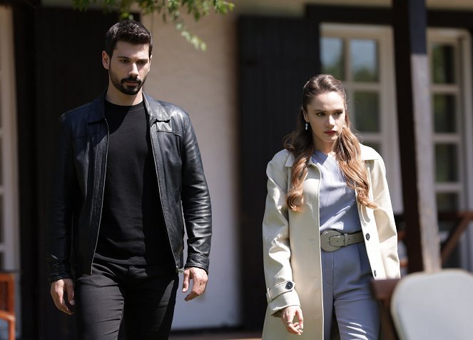 Hudutsuz Sevda - Episode 32 - Photos