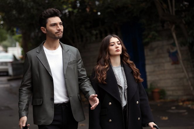 Love Logic Revenge - Episode 23 - Photos - İlhan Şen, Burcu Özberk