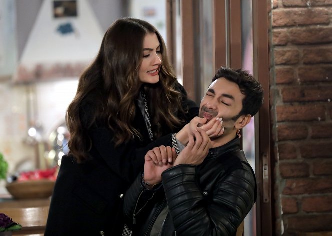 Love Logic Revenge - Episode 23 - Photos - Burcu Özberk, Mehmet Korhan Fırat