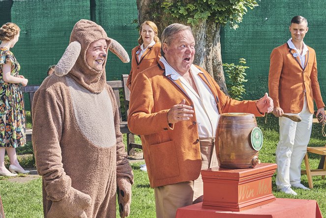Father Brown - The Island of Dreams - Filmfotos - Ted Robbins