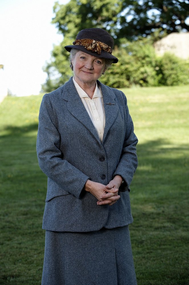 Agatha Christie's Marple - Why Didn't They Ask Evans? - Promo - Julia McKenzie