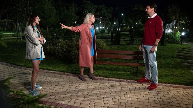 Na sygnale - Season 11 - Stara miłość - De la película - Klaudia Łapot, Paulina Zwierz, Nataniel Zoń