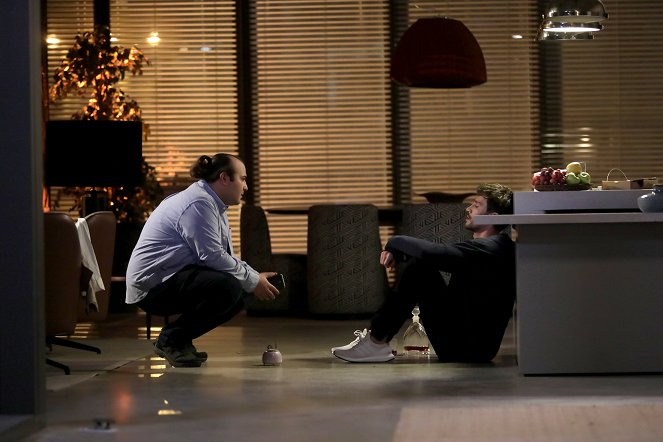 Love Reason Get Even - Episode 25 - Photos - Mehmet Yılmaz, İlhan Şen