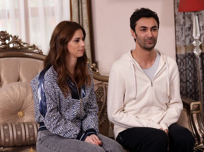 Love Reason Get Even - Episode 25 - Photos - Ceren Koç, Mehmet Korhan Fırat