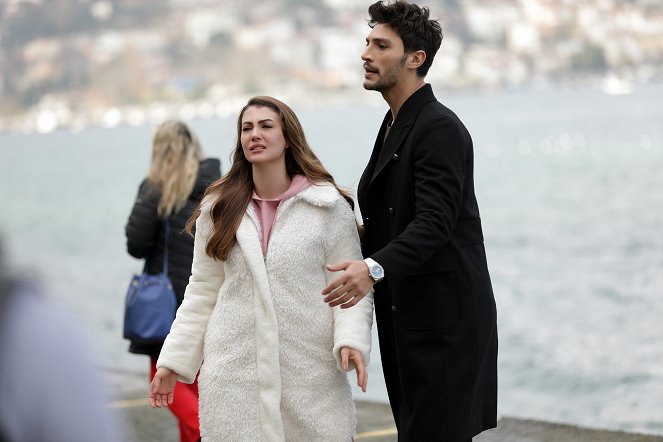 Love Reason Get Even - Episode 25 - Photos - Burcu Özberk, İlhan Şen