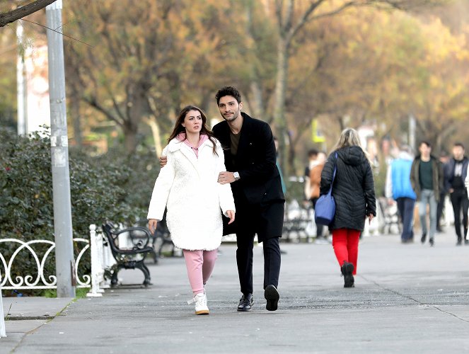 Love Reason Get Even - Episode 25 - Photos - Burcu Özberk, İlhan Şen