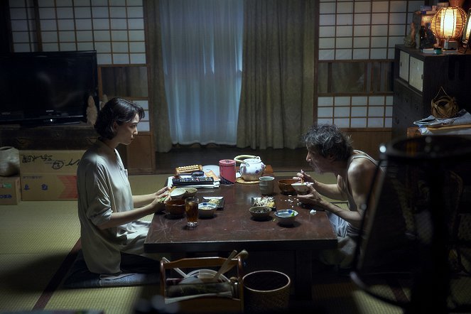 Kakušigoto - Filmfotos - An Watanabe, Eidži Okuda
