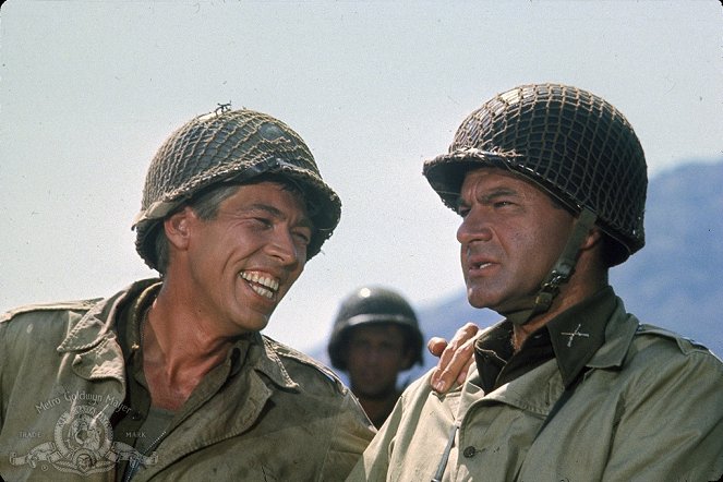 What Did You Do in the War, Daddy? - Do filme - James Coburn, Dick Shawn