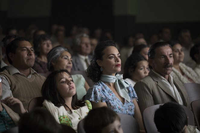 La contadora de películas - Filmfotos - Alondra Valenzuela, Bérénice Bejo, Antonio de la Torre