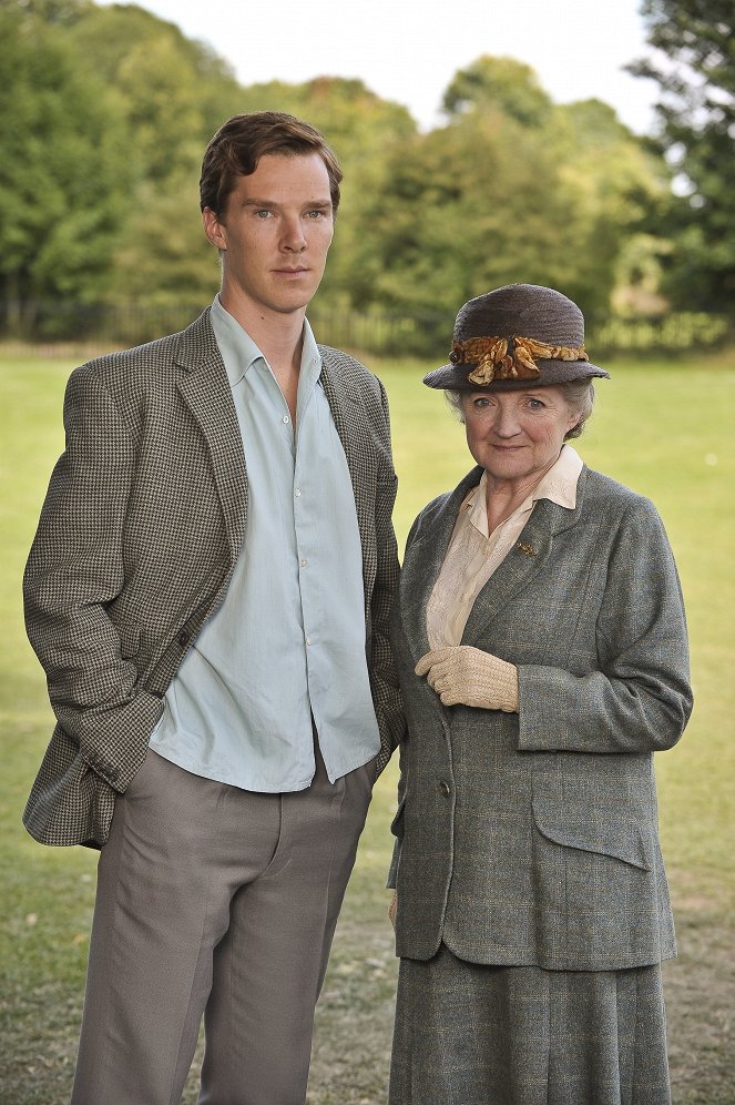 Agatha Christie's Marple - Season 4 - Neiti Pinkertonin salaisuus - Promokuvat - Benedict Cumberbatch, Julia McKenzie