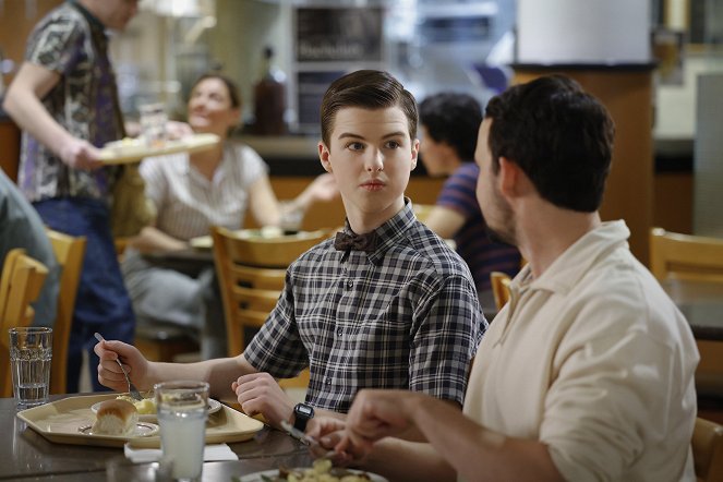 Young Sheldon - Season 7 - Half a Wiener Schnitzel and Underwear in a Tree - Kuvat elokuvasta