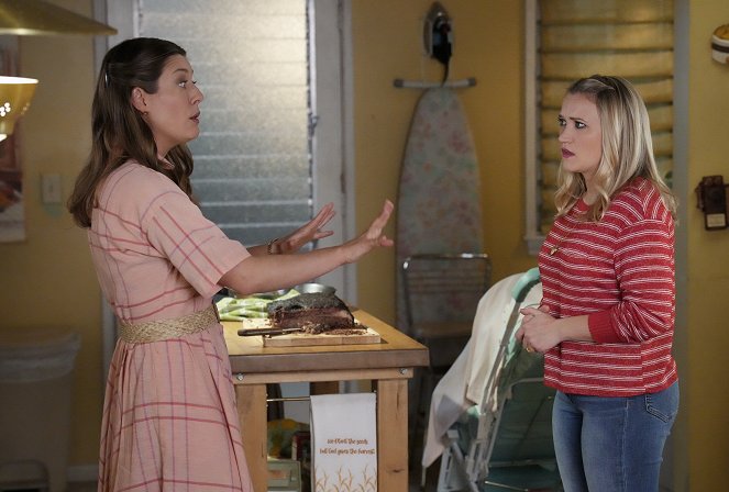 Young Sheldon - Baptists, Catholics and an Attempted Drowning - Photos