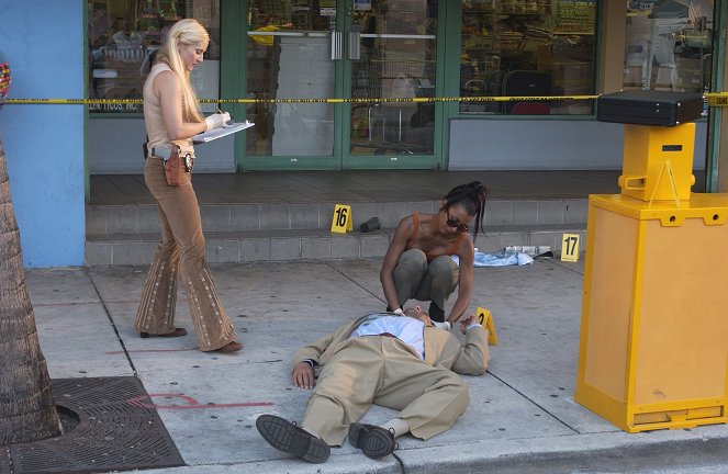CSI: Miami helyszínelők - Season 1 - Gyilkos zóna - Filmfotók - Emily Procter, Khandi Alexander