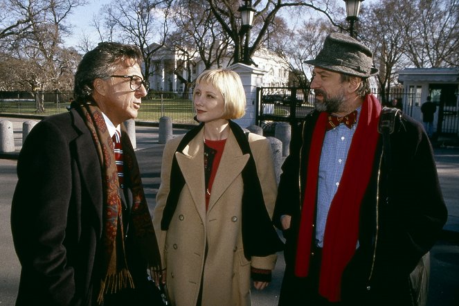 Vrtěti psem - Z filmu - Dustin Hoffman, Anne Heche, Robert De Niro