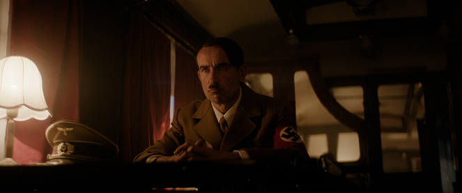 Hitler e os Nazis: O Mal no Banco dos Réus - Do filme