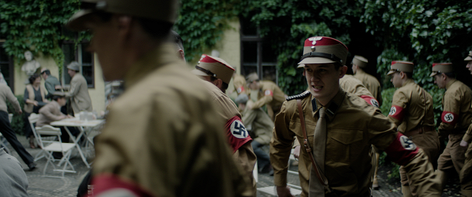 Hitler i naziści: Sąd nad złem - Z filmu