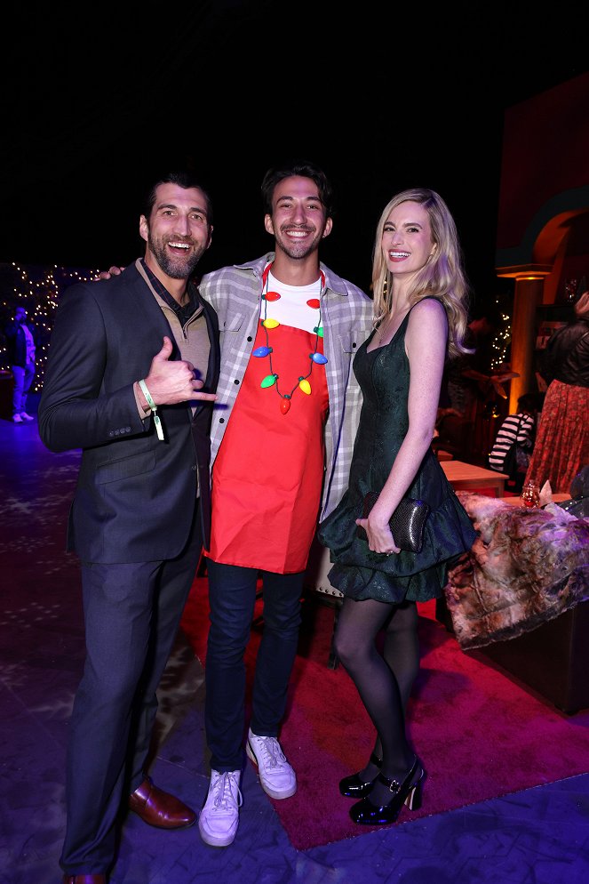 Upload - Season 3 - Tapahtumista - Winter Wonderland hosted by Amazon Freevee and Prime Video at The Culver Studios on December 13, 2023 in Culver City, California