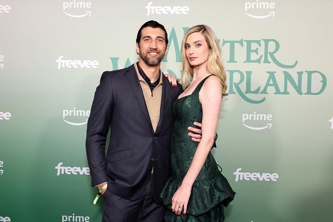 Upload - Season 3 - Événements - Winter Wonderland hosted by Amazon Freevee and Prime Video at The Culver Studios on December 13, 2023 in Culver City, California