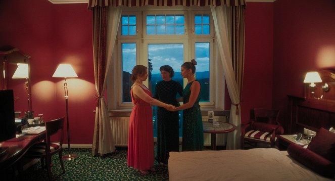 Hello, Welcome - Do filme - Alena Doláková, Sara Venclovská, Eliška Soukupová