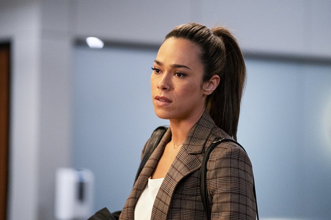 All Rise - Die Richterin - Season 2 - Uhura und der Hirschkopf - Filmfotos - Jessica Camacho