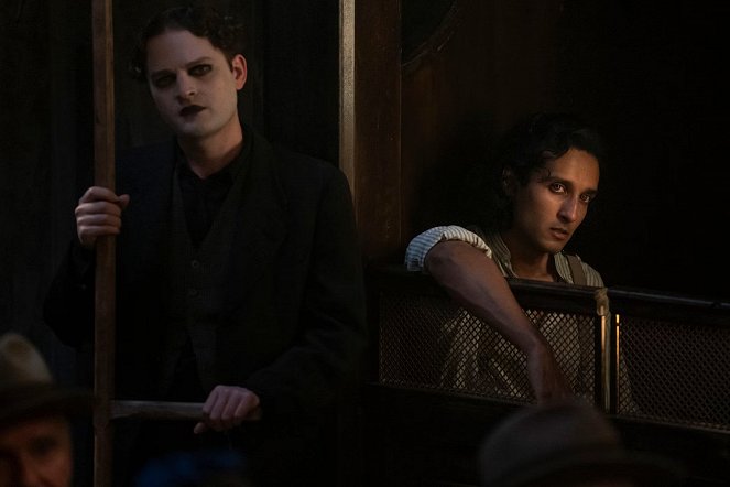 Interview with the Vampire - Season 2 - I Could Not Prevent It - Werbefoto - Christopher Geary, Assad Zaman