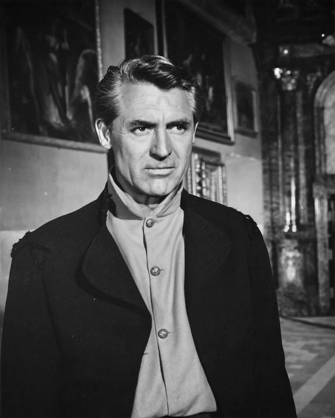 The Pride and the Passion - Photos - Cary Grant