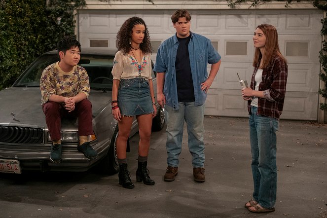 That '90s Show - Season 2 - Something to Talk About - Photos
