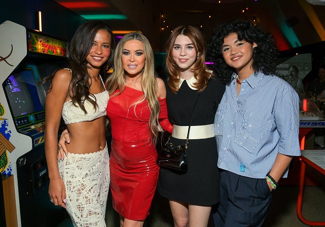 That '90s Show - Season 2 - Événements - That 90s Show Pt. 2 Celebration at Button Mash on June 25, 2024 in Los Angeles, California