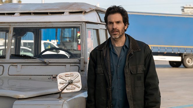 Land of Women - Chapter 6 - Photos - Santiago Cabrera