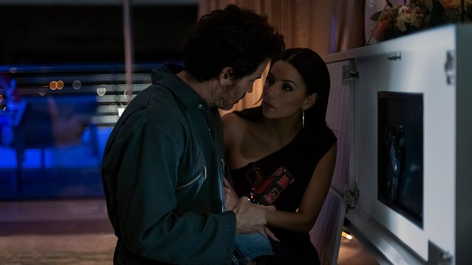 Land of Women - Chapter 6 - Filmfotos - Santiago Cabrera, Eva Longoria